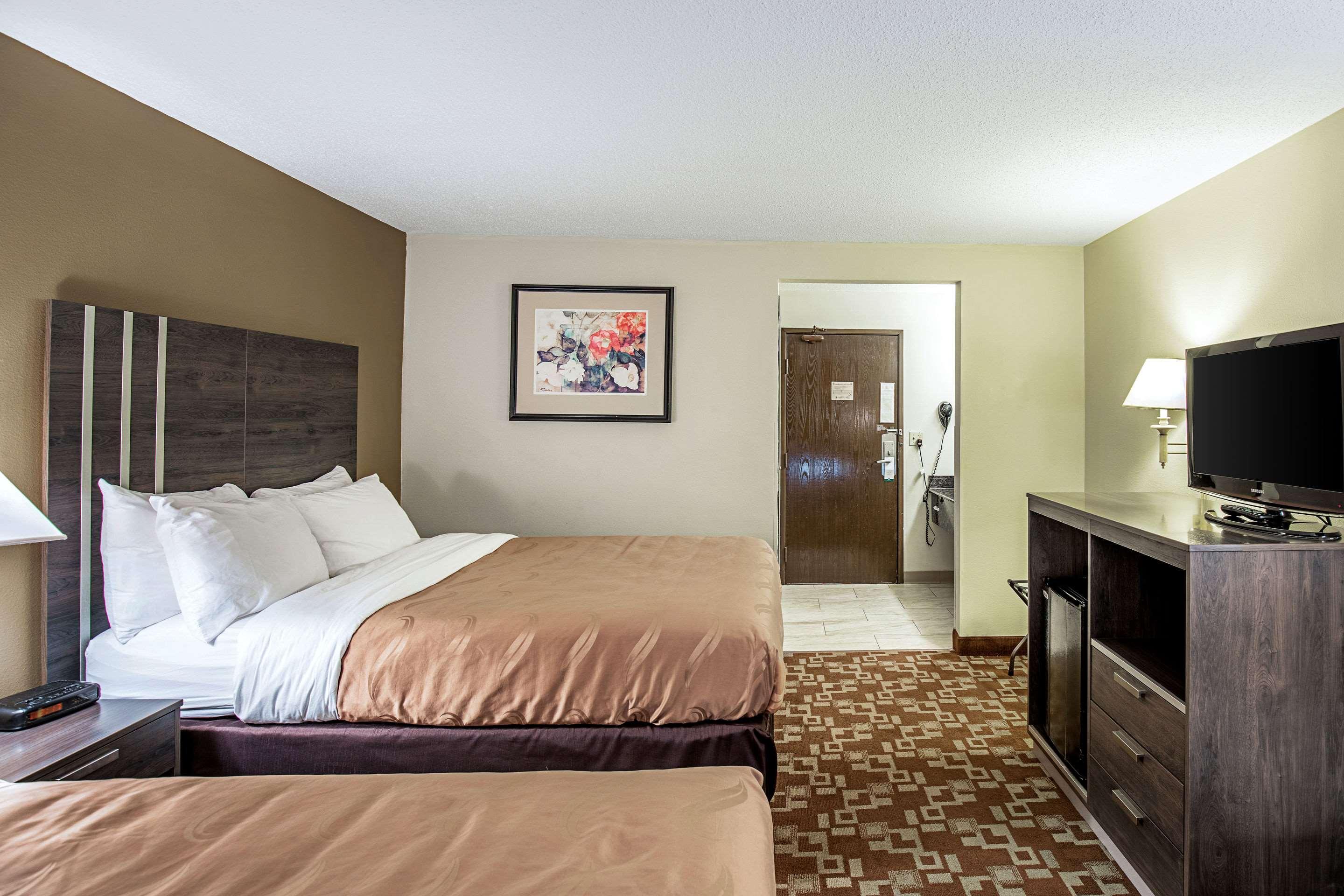 Quality Inn & Suites Milwaukee Buitenkant foto