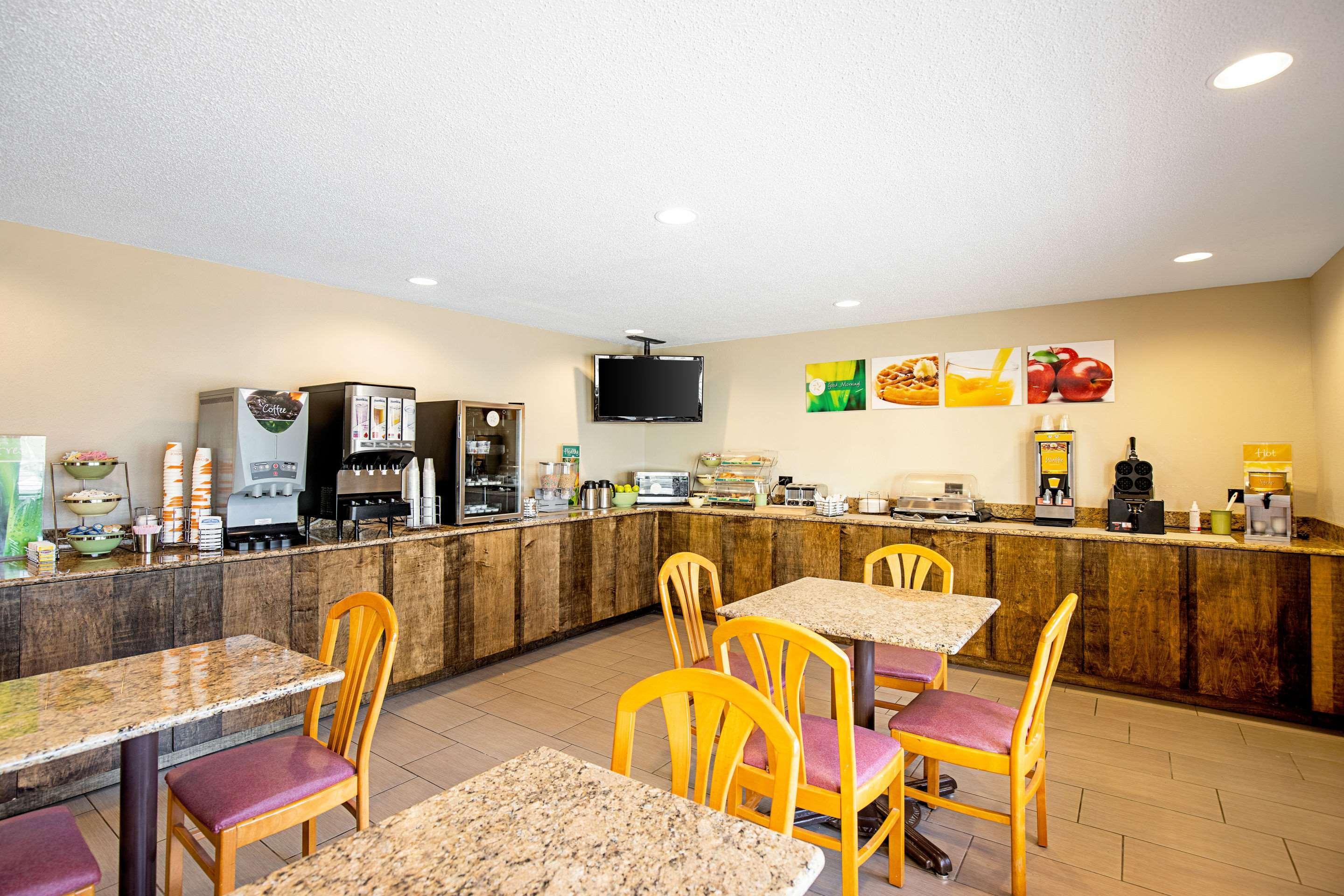 Quality Inn & Suites Milwaukee Buitenkant foto