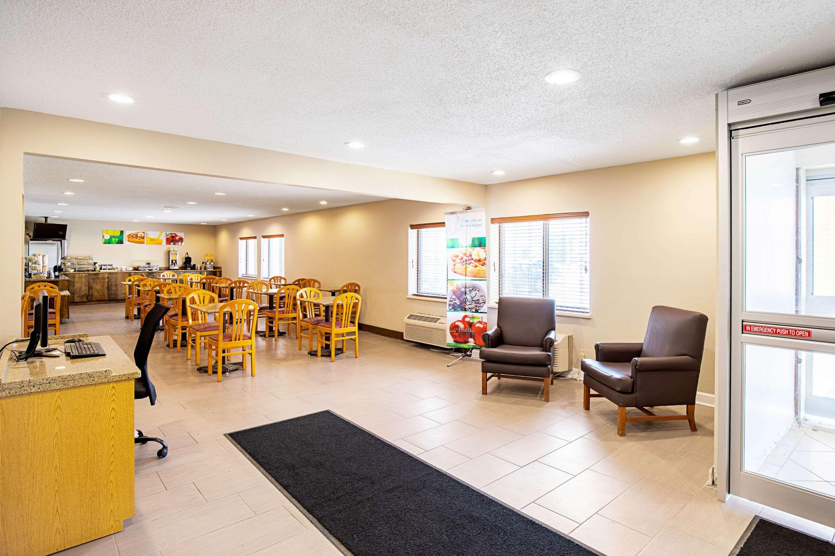 Quality Inn & Suites Milwaukee Buitenkant foto