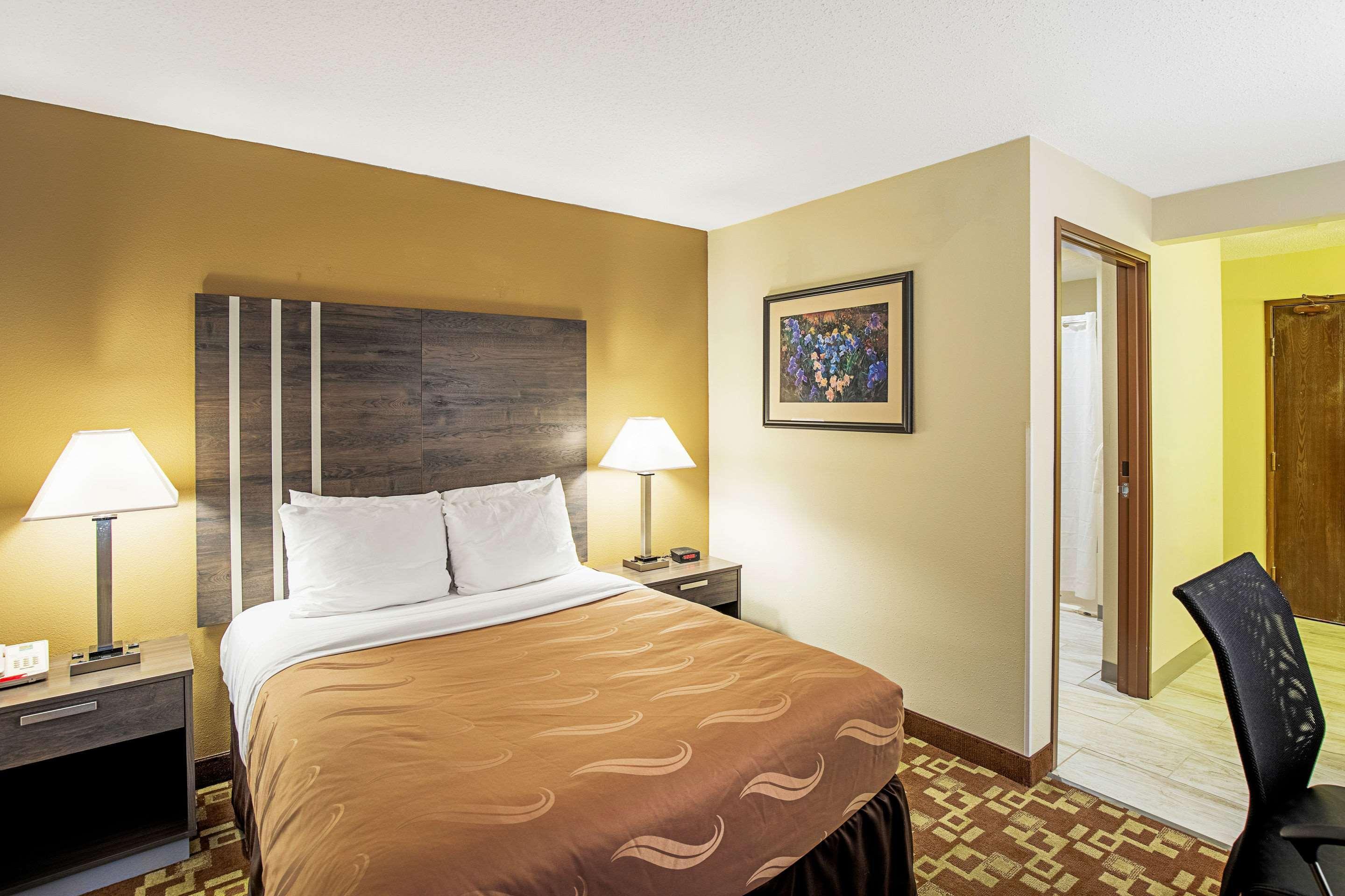 Quality Inn & Suites Milwaukee Buitenkant foto