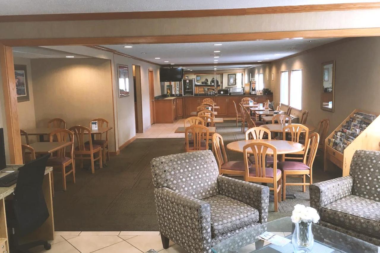 Quality Inn & Suites Milwaukee Buitenkant foto