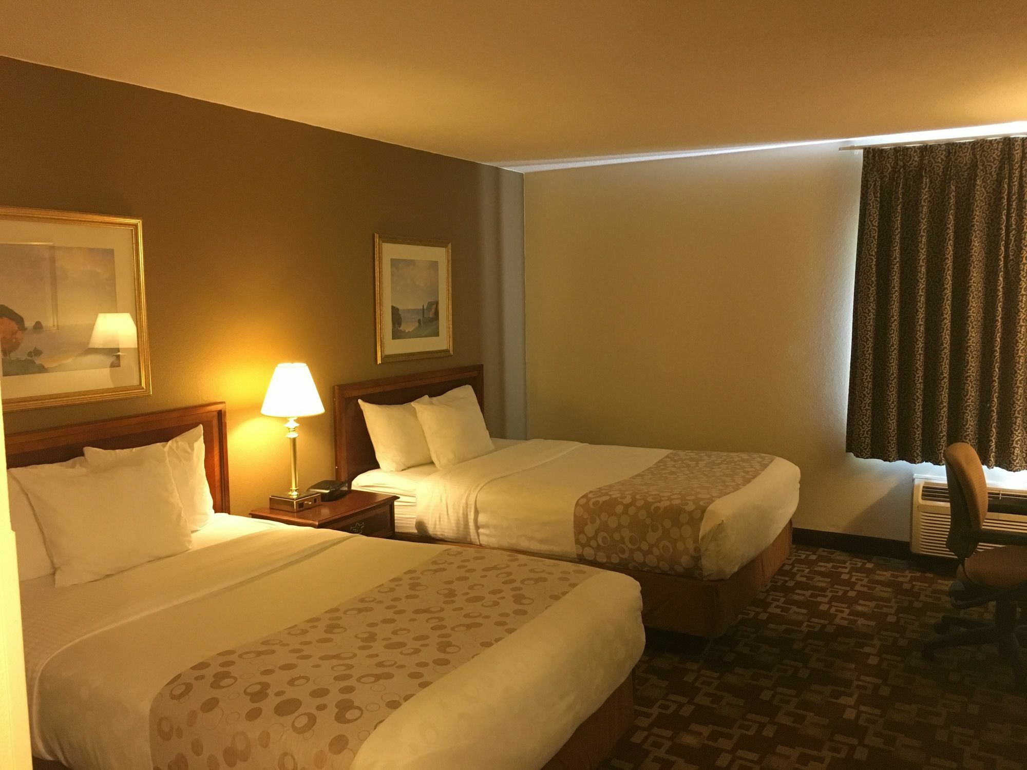 Quality Inn & Suites Milwaukee Buitenkant foto
