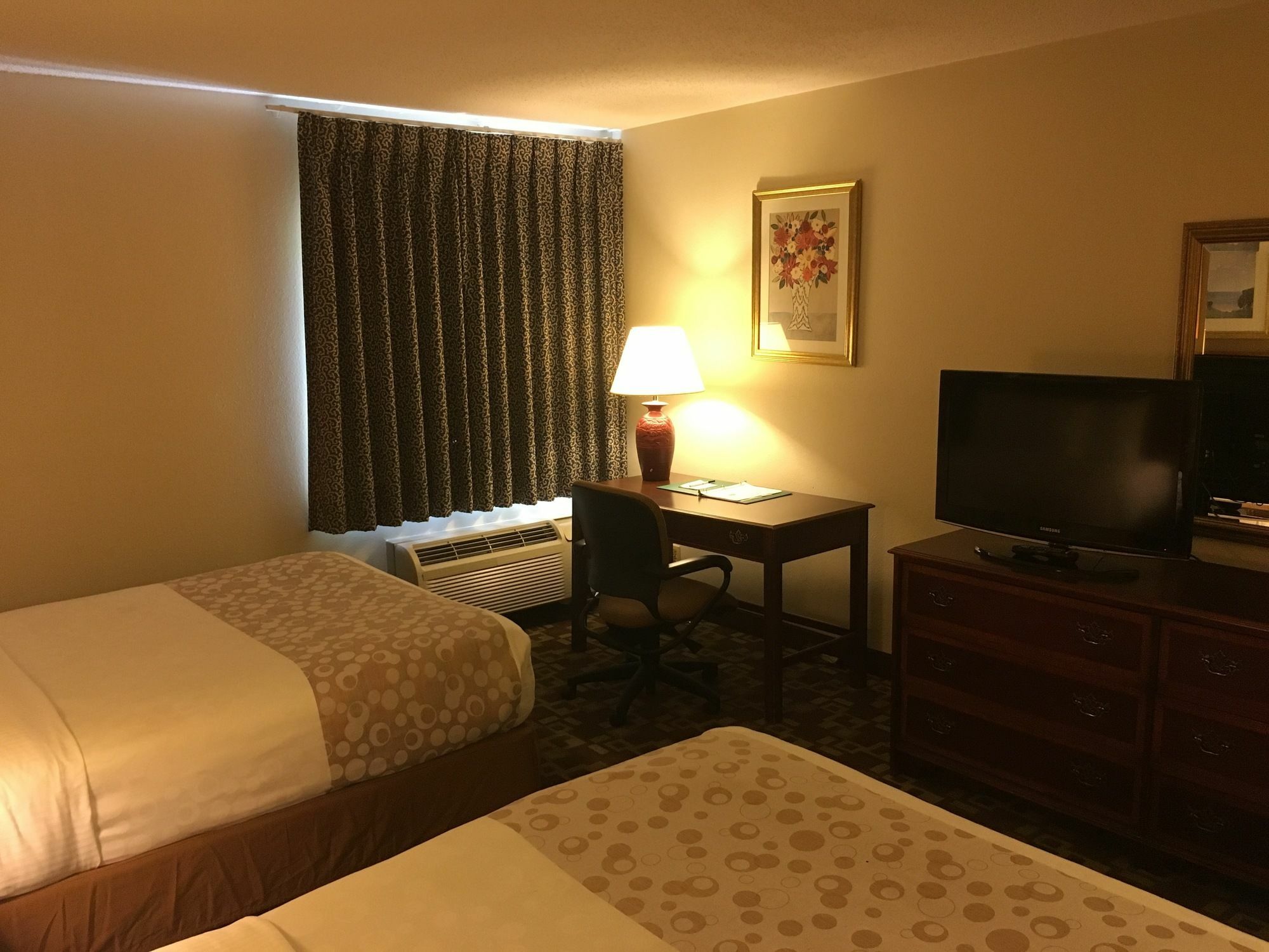 Quality Inn & Suites Milwaukee Buitenkant foto